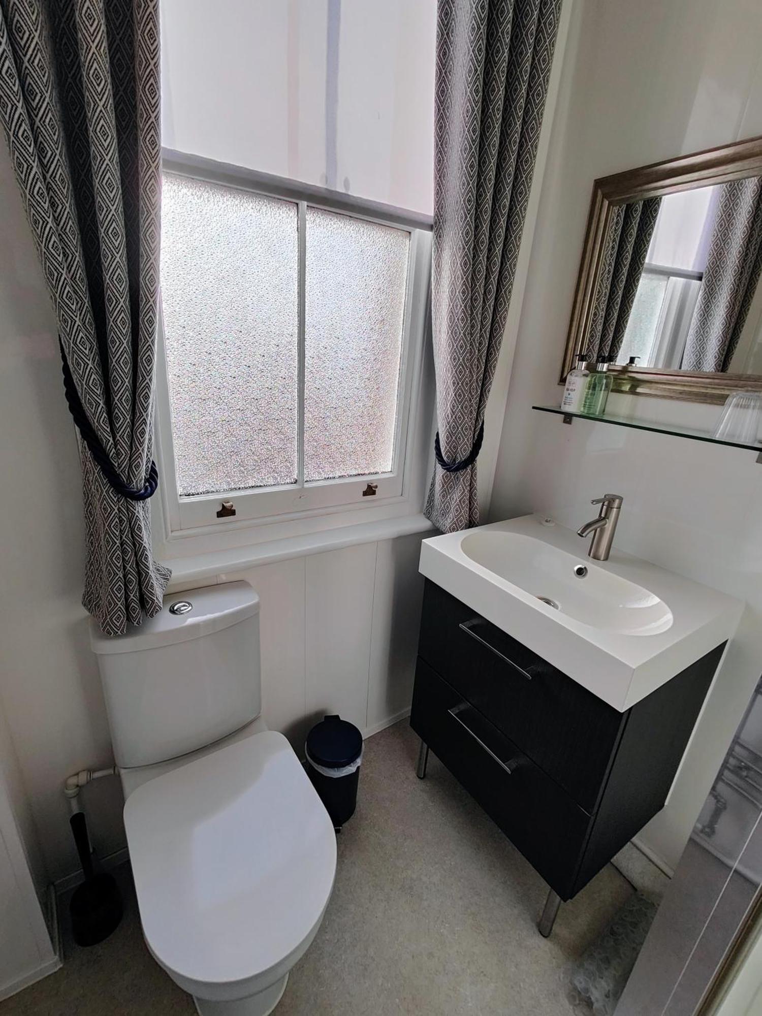 The Wincheap B&B Кэнтербари Экстерьер фото
